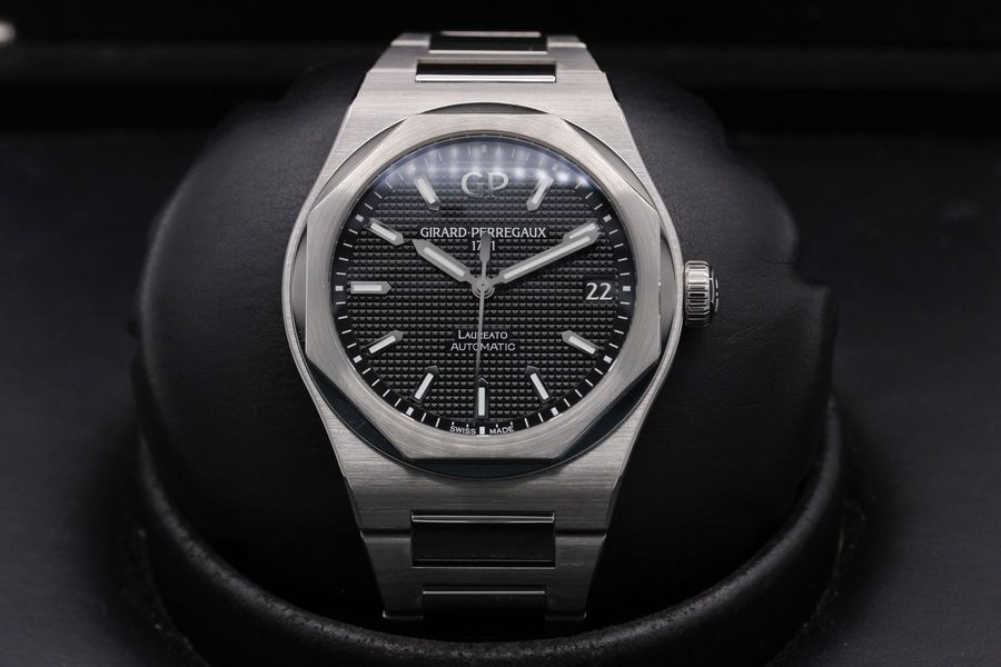 Girard Perregaux Laureato 81010-11-634-11A